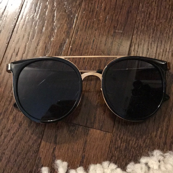Urban Outfitters Accessories - Aviator sunglasses